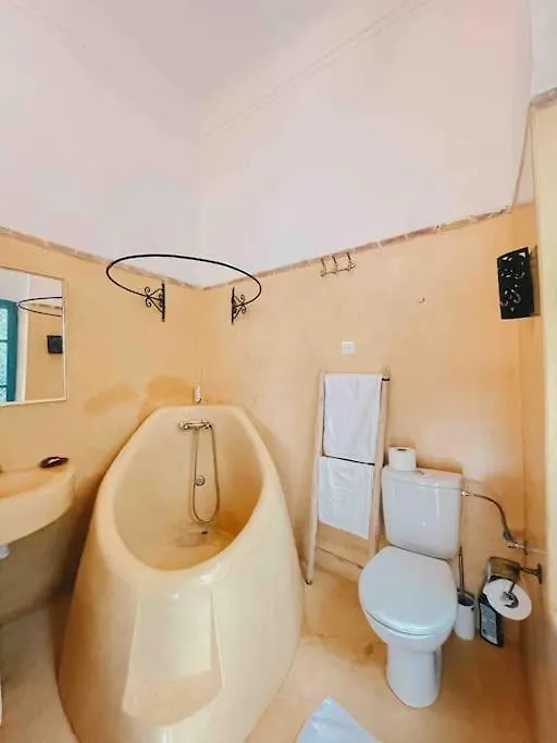 Riad Bouhalla 240M2 In Der Medina Mit Terrasse Marrakesh 0*,  Morocco